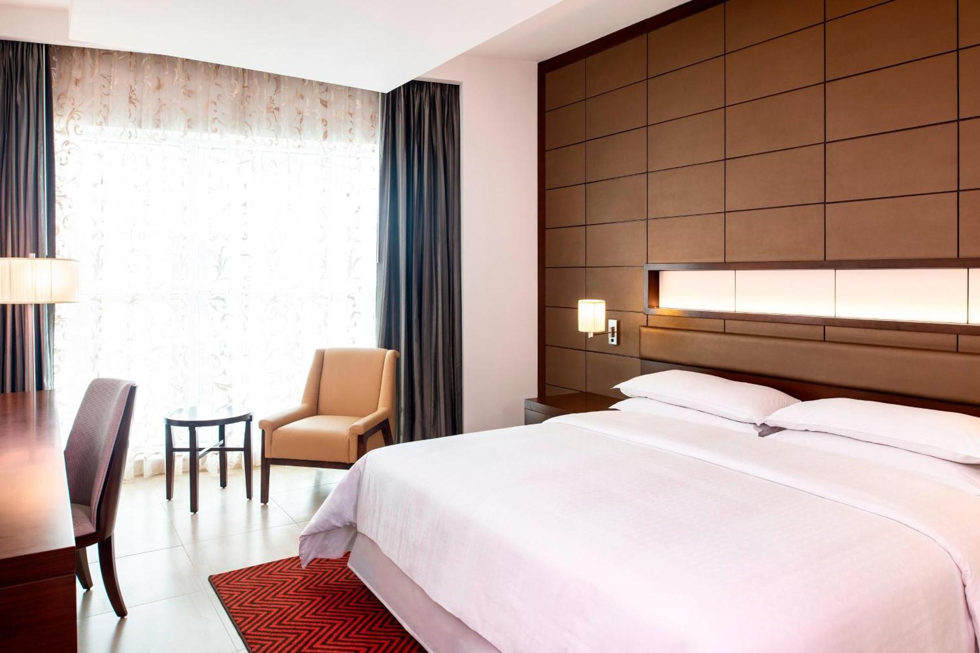 Four Points By Sheraton Sharjah Exteriör bild